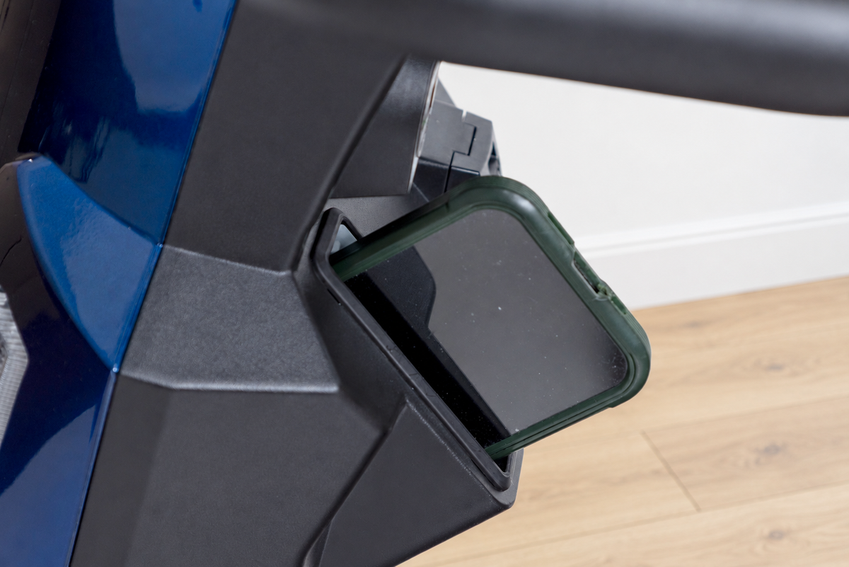 Monarch Onyx phone holder close-up
